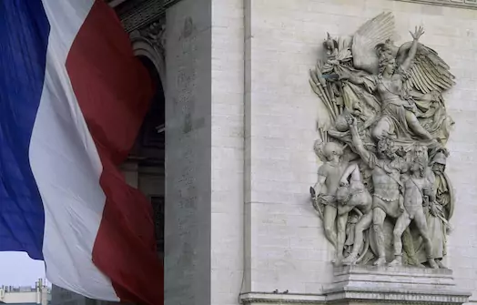 La France éternelle et l'Arc de Triomphe