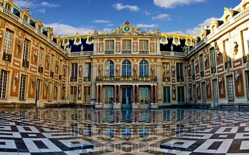 La cour de mabre au Chateau de Versailles